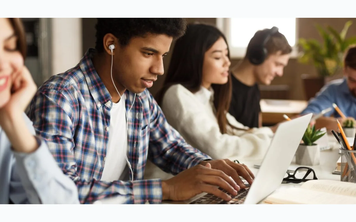 Apex Learning Virtual School student working online