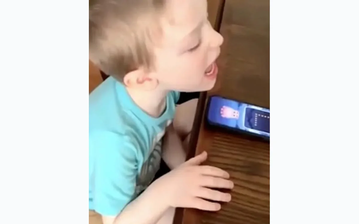 A child reading aloud with the Ello app