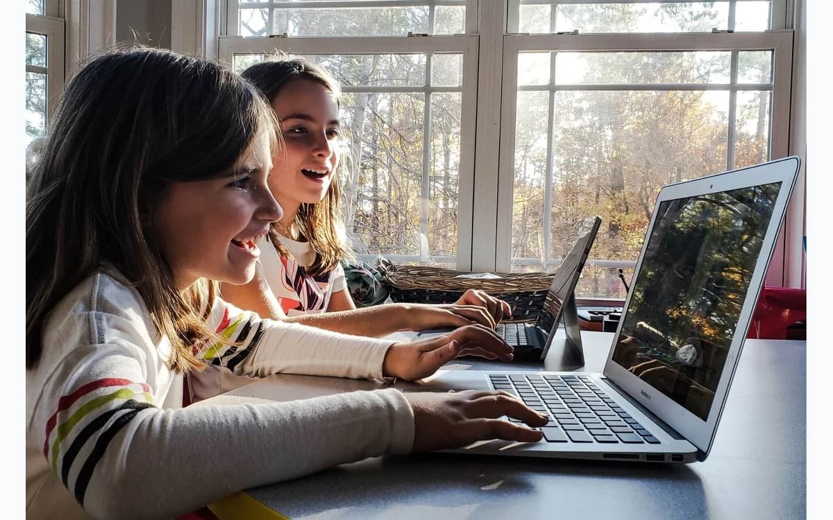 Future Zoologist Academy live video call with a zoology expert
